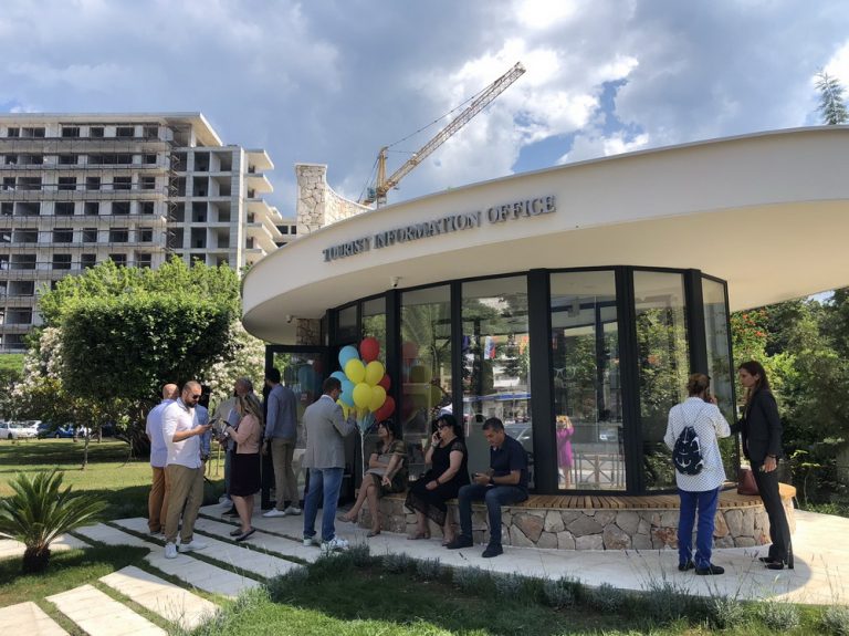 U centru Budve otvoren savremeni turističko-informativni biro