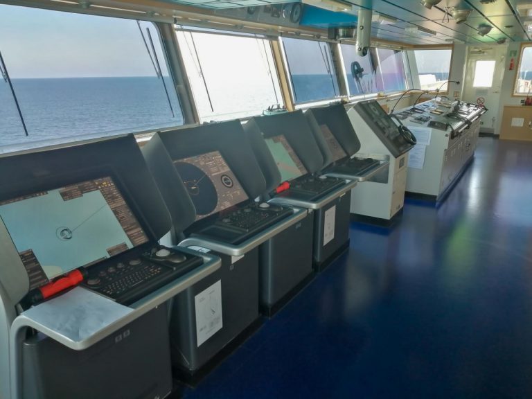 Bliska budućnost pomorstva su brodovi bez posade, i već su zaplovili između Atlantskog i Tihog oceana. Autonomna plovila imaju brojne prednosti