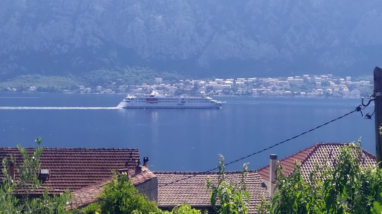 Stigao prvi kruzer sa turistima u Luku Kotor