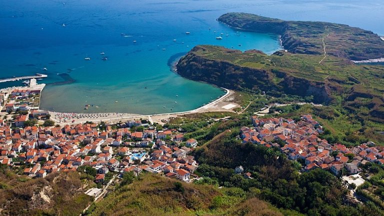 Uzbuna na Susku: Uprkos zabrani, na otok stigao prvi automobil