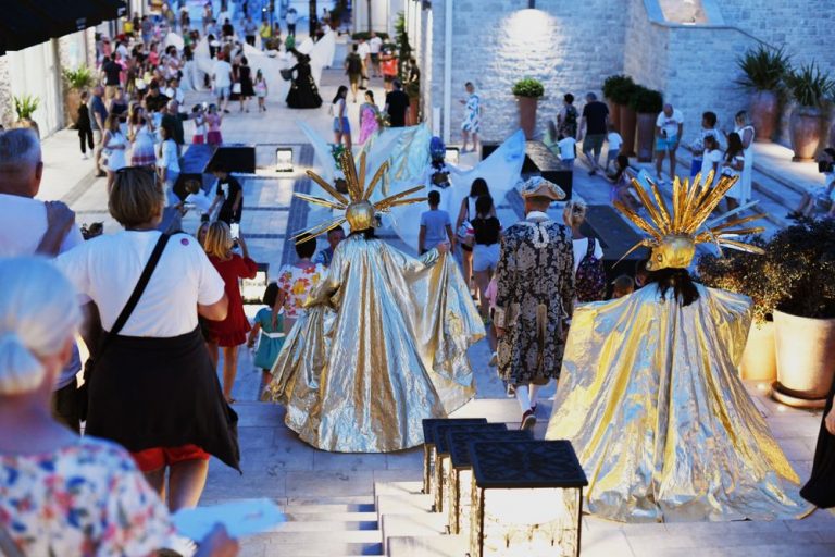Održan Portonovi karneval, noć obojena tradicijom sa modernim prizvukom