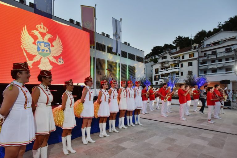 Otvoren novi plato i javna garaža ispred zgrade Opštine Herceg Novi
