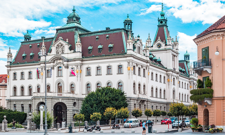 Strani studenti u Sloveniji na računu moraju imati 5000 eura
