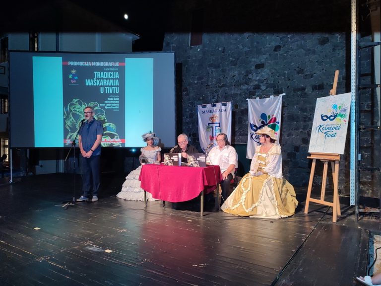 Predstavljena vrijedna monografija „Tradicija maškaranja u Tivtu“