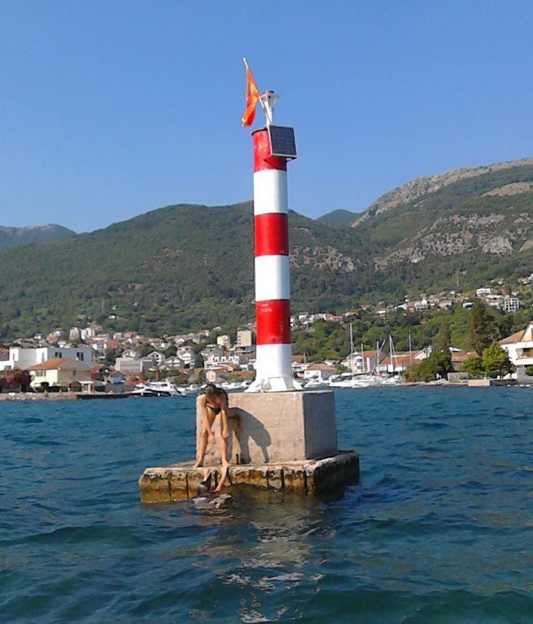 Postavili državnu zastavu na vrh svjetionika