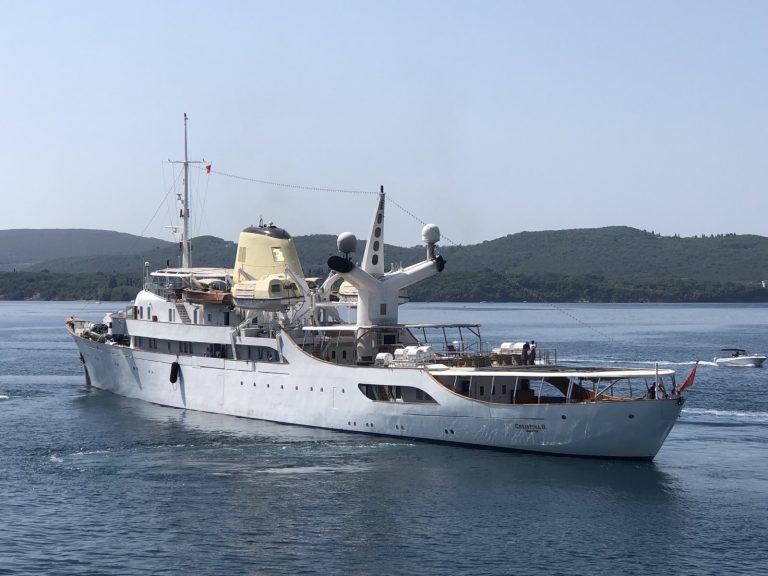 U Tivat stigla jedna od najpoznatijih svjetskih jahti – Onazisova „Chrstistina O“ u Porto Montenegru