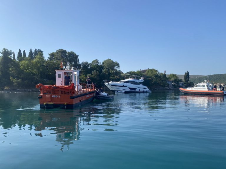 Novi pomorski incident u Boki – nevješti nautičar u tjesnacu Ralo nasukao jahtu