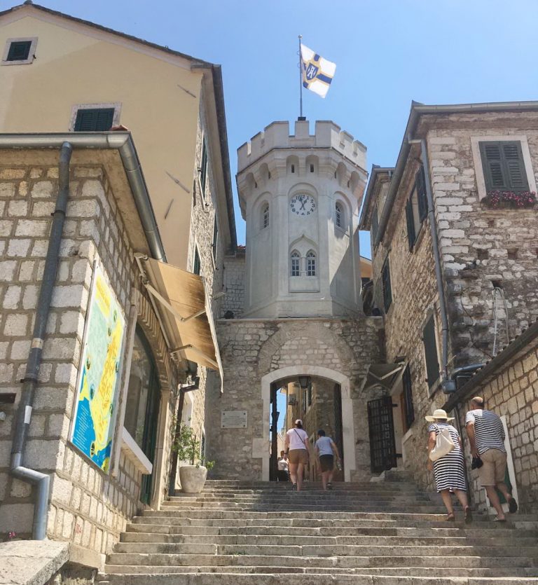 Herceg Novi : Zaustaviti propadanje vrata na Sat kuli (Tori)