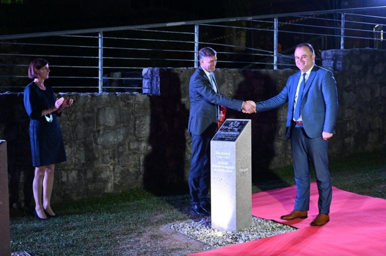 Povodom 50 godina prijateljstva u Novom Mestu postavljeno spomen obilježje posvećeno Herceg Novom