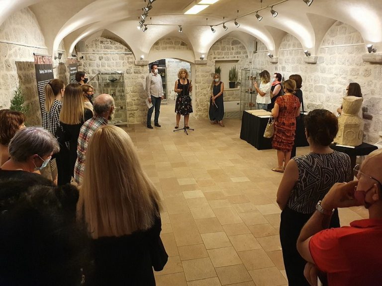 Kotor – Otvorena izložba Arheološkog muzeja Zadar “Ispričat ću ti priču”