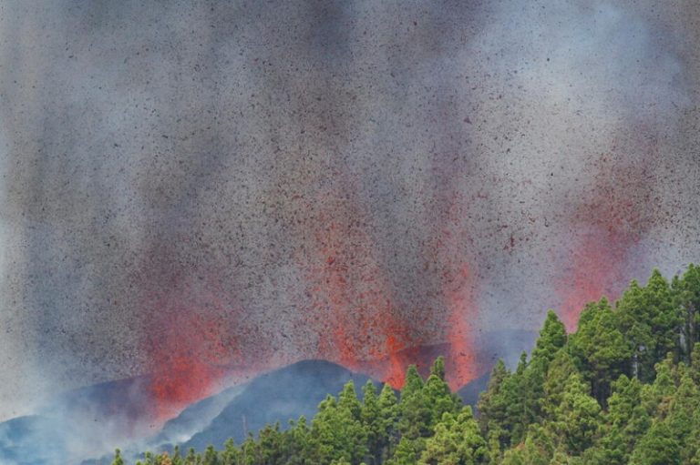 Na španskom ostrvu La Palma proradio vulkan