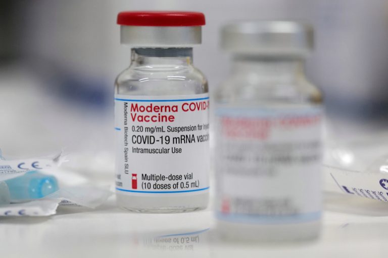 Moderna: Zaštita od kovida opada tokom vremena, potrebna „buster“ doza