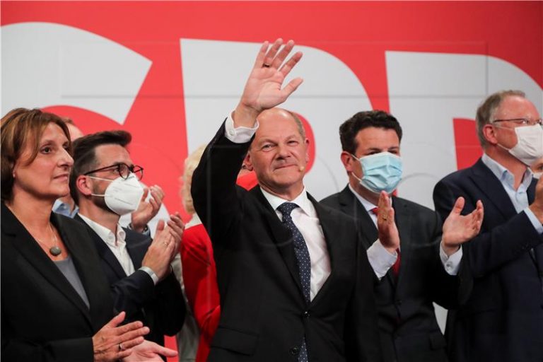 Socijaldemokrati pobijedili konzervativce u izborima za Merkelina nasljednika