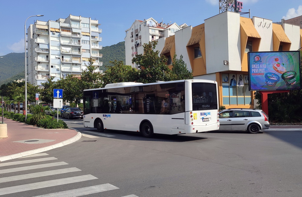 “Blue Line” besplatno vozi đake da bi uništio konkurenta?