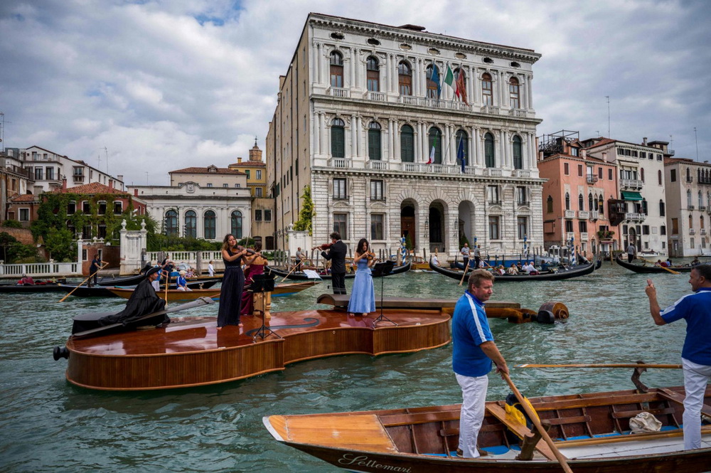 Venecijanski umjetnik i kipar napravio je jedinstvenu gondolu od 12 metara s pogonom na struju