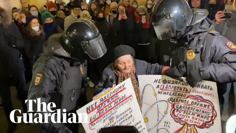 Ruska policija uhapsila 77-godišnjakinju na protestu u Sankt Petersburgu