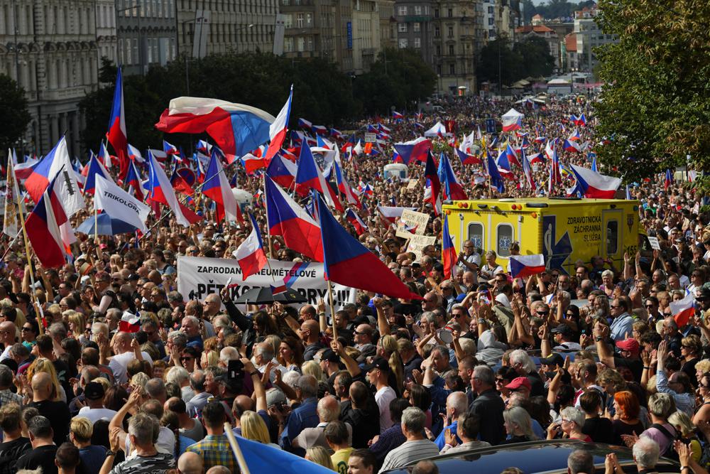 Deseci hiljada protestvovali u Pragu protiv češke vlade, Evropske unije i NATO-a
