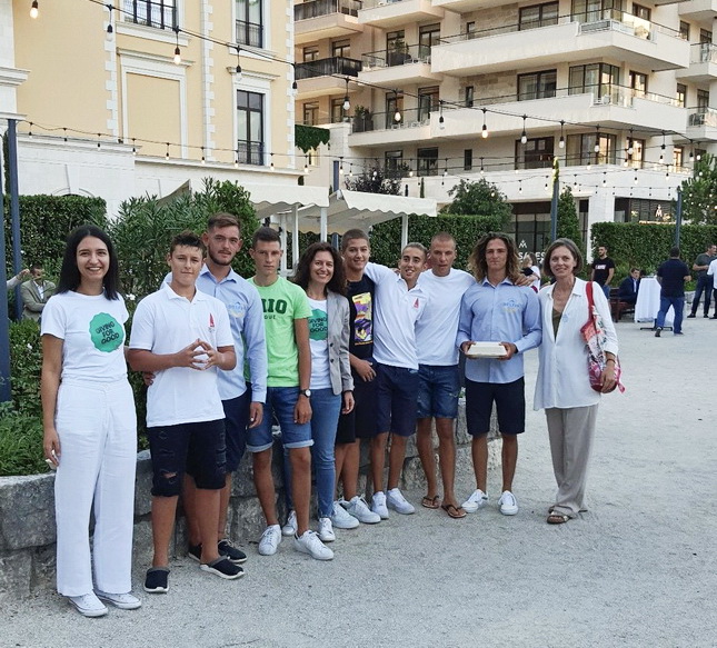 Donatorski bazar hrane zaposlenih hotela Regent – 2.000 eura donacija za JK “Delfin“