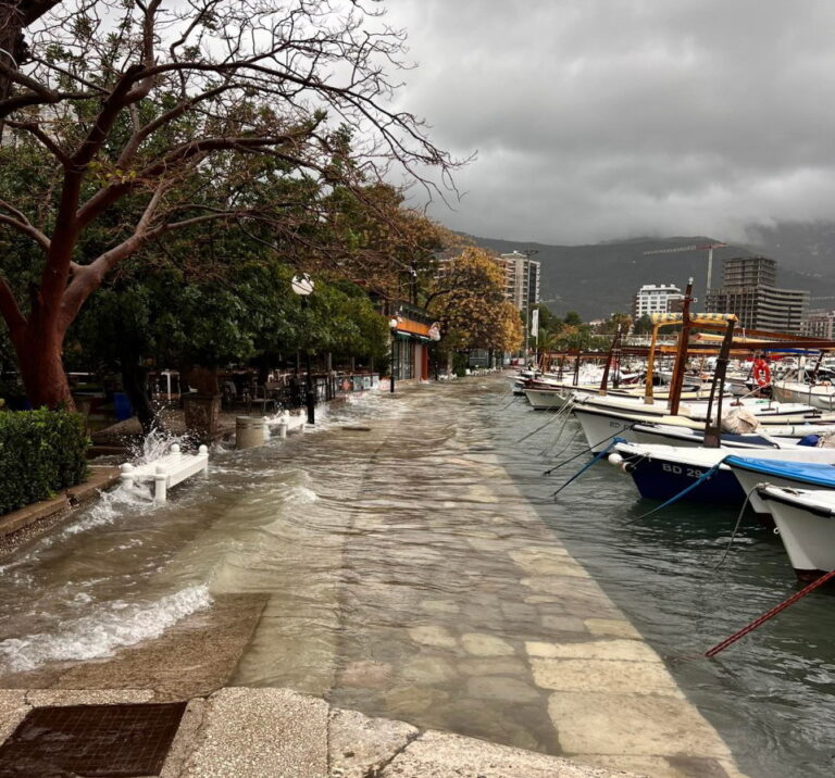U Starom gradu manje poplave, uslijed kiše i plimnog vala