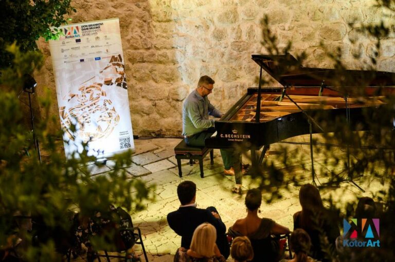 Ratimir Martinović održao koncert “Intime” u okviru KotorArta