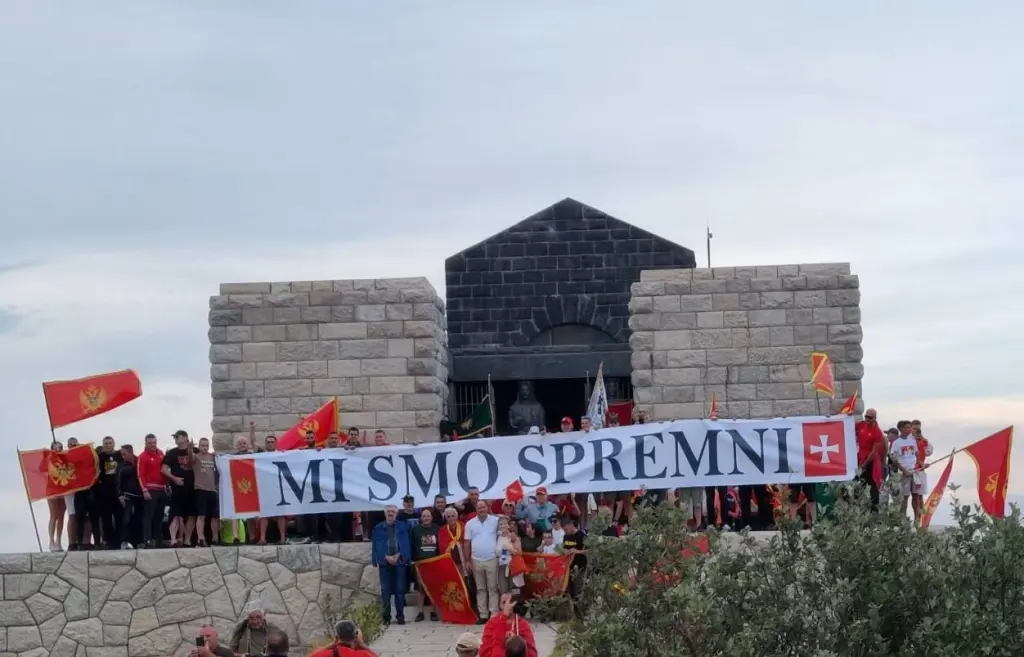 Održan skup građana na Lovćenu protiv namjere postavljanja metalnog krsta