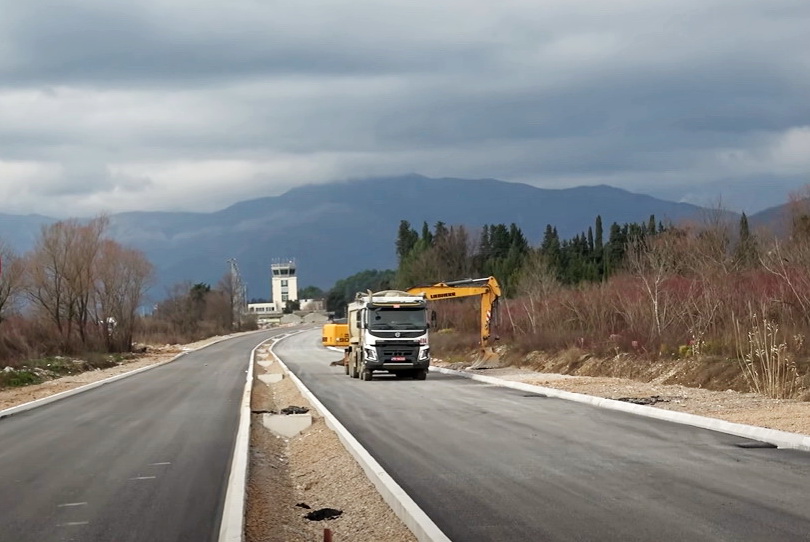 Izgradnja bulevara Tivat-Jaz ide po planu – radovi su u različitim fazama (Video)