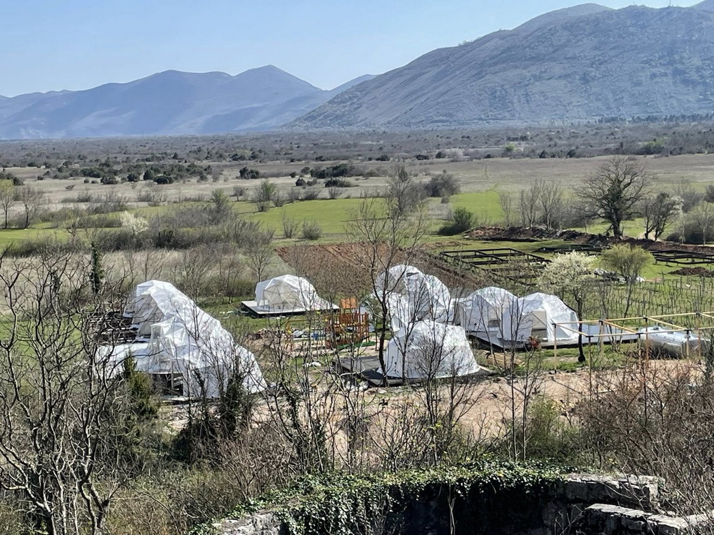 Glamping u srcu Hercegovine: Nova oaza za odmor uskoro otvara svoja vrata Glamping u srcu Hercegovine: Nova oaza za odmor uskoro otvara svoja vrata
