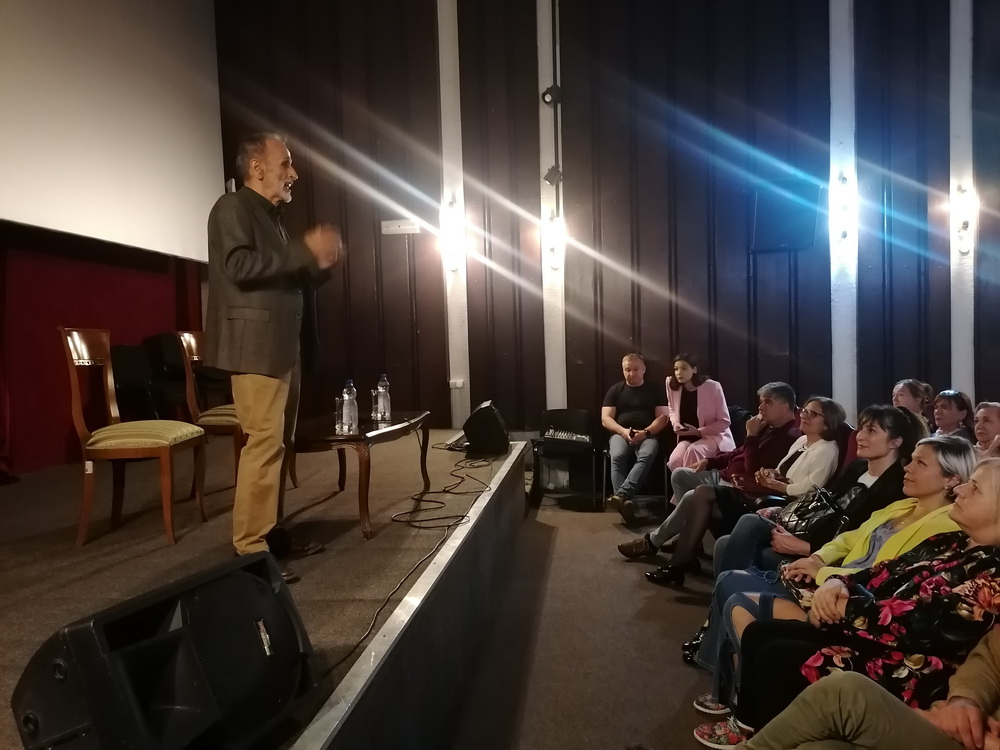 Film “Ova dobra zemlja” Vladimira Perovića osvojio publiku u Kotoru Film “Ova dobra zemlja” Vladimira Perovića osvojio publiku u Kotoru