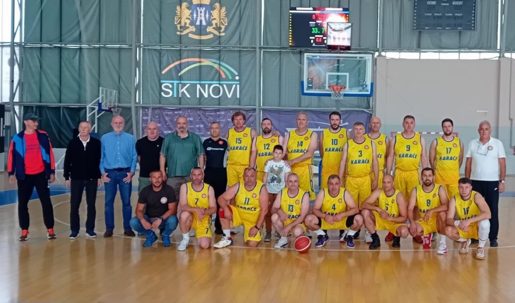 Dvostruko slavlje veterana „Karače“: Prvo mjesto i 20 godina košarkaškog prijateljstva Dvostruko slavlje veterana „Karače“: Prvo mjesto i 20 godina košarkaškog prijateljstva