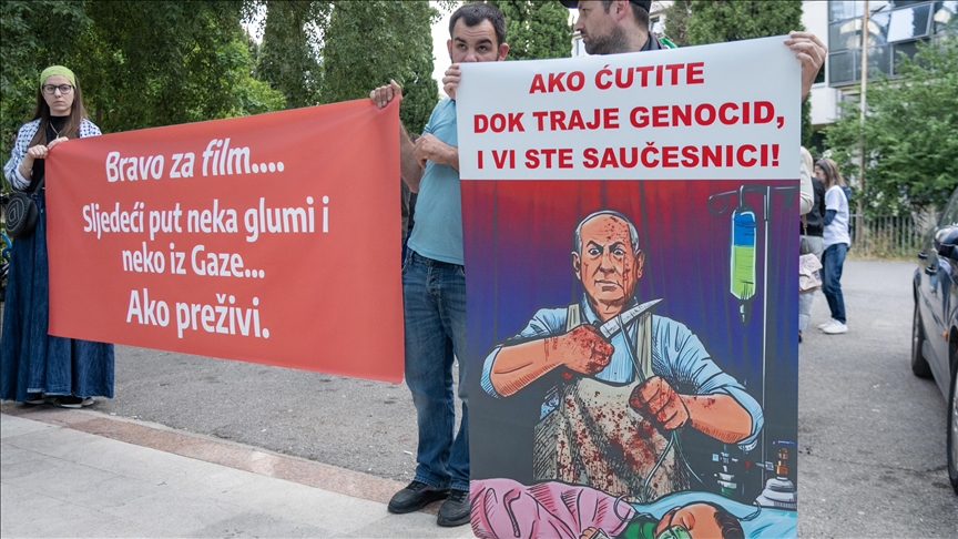 Građani protestovali protiv prikazivanja izraelskih filmova u Podgorici Građani protestovali protiv prikazivanja izraelskih filmova u Podgorici
