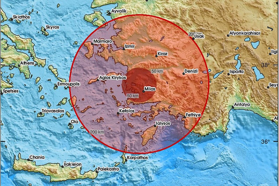 Jak zemljotres u Turskoj, ljudi u panici skakali s balkona Jak zemljotres u Turskoj, ljudi u panici skakali s balkona