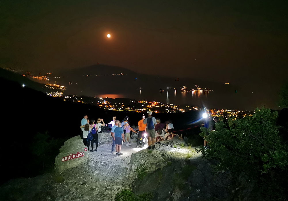 “Nad Bokom po mjesečini” “Nad Bokom po mjesečini”