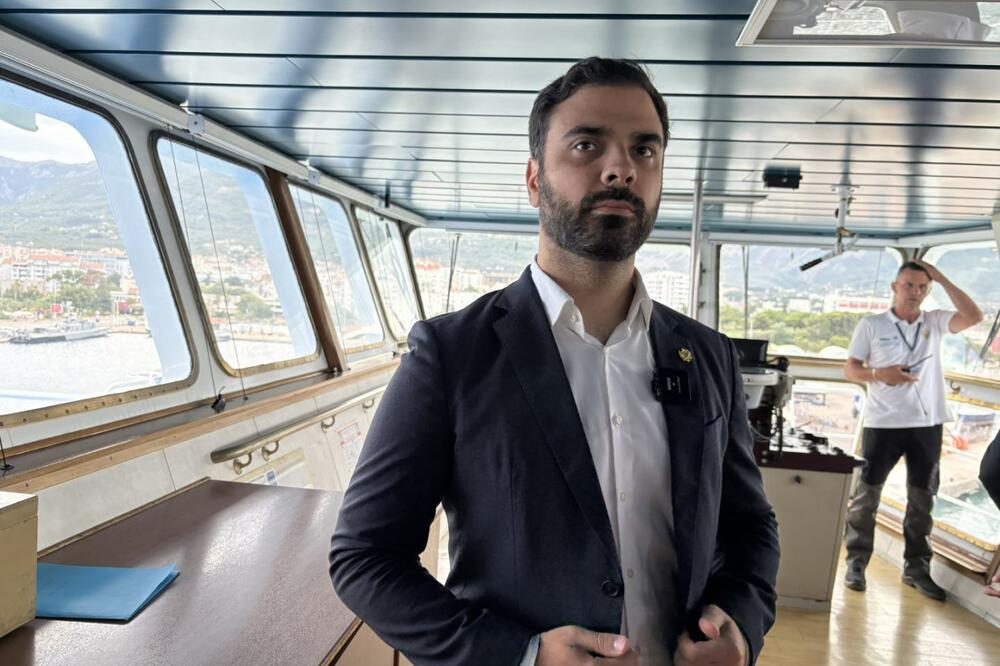 Radulović: Ne razmatramo gašenje „Crnogorske plovidbe“ Radulović: Ne razmatramo gašenje „Crnogorske plovidbe“