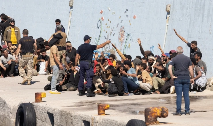 Grčka spasila stotine migranata kod otoka Krete i Gavdosa Grčka spasila stotine migranata kod otoka Krete i Gavdosa