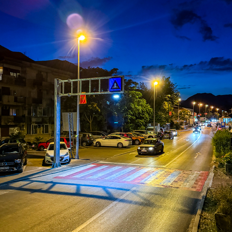 Kotor – Savremenom saobraćajnom signalizacijom do bolje bezbjednosti pješaka Kotor – Savremenom saobraćajnom signalizacijom do bolje bezbjednosti pješaka