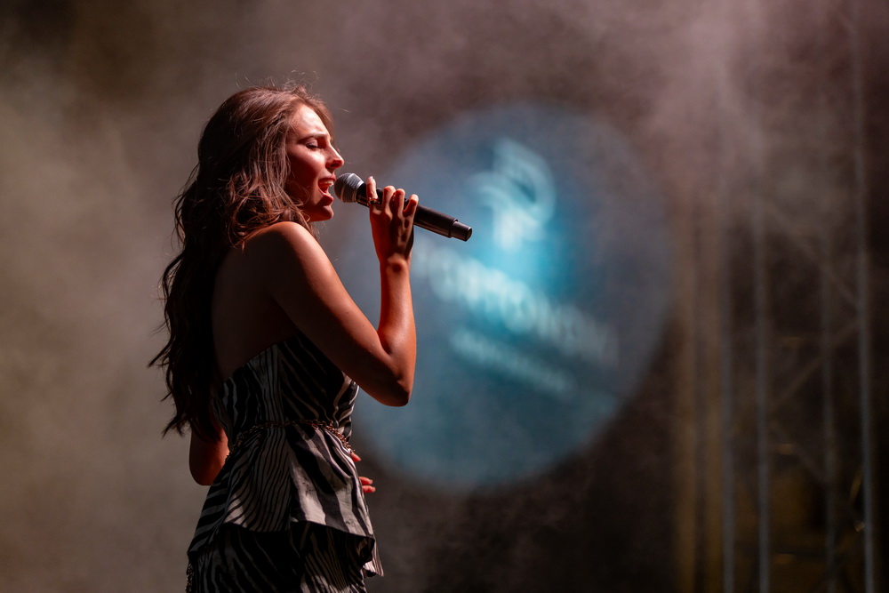 Veče za pamćenje: Koncert Džejle Ramović u Portonovom oduševio publiku Veče za pamćenje: Koncert Džejle Ramović u Portonovom oduševio publiku