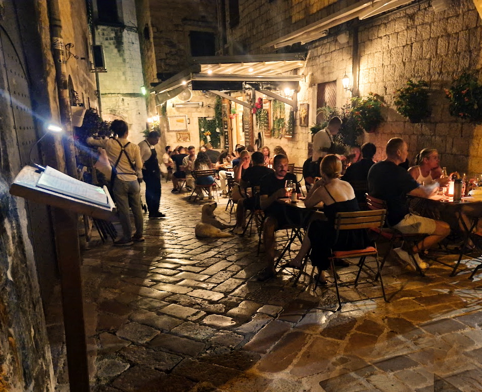 Turistički inspektori izrekli kazne u vrijednosti od 1.2 miliona eura Turistički inspektori izrekli kazne u vrijednosti od 1.2 miliona eura