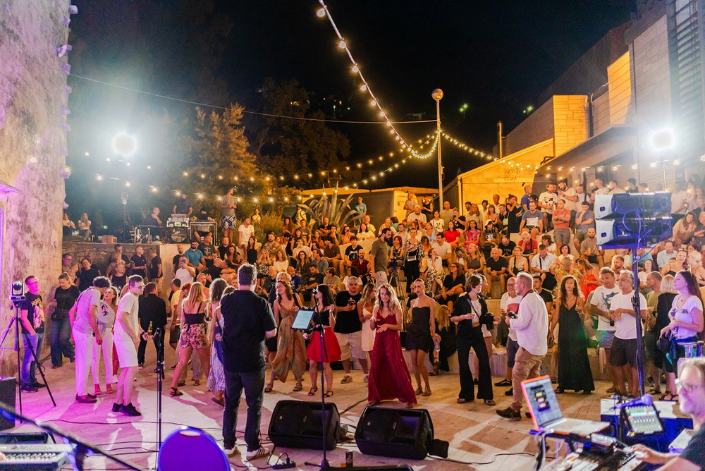 19. HSF: Strip dan u Tivtu i na Lovćenu, noć za pamćenje sa Boka All Stars 19. HSF: Strip dan u Tivtu i na Lovćenu, noć za pamćenje sa Boka All Stars