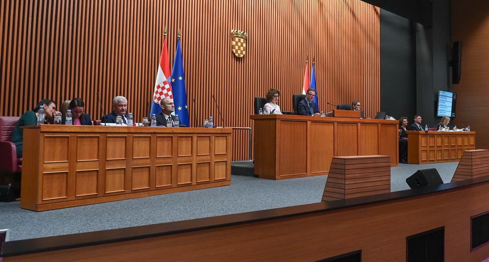 Hrvatski sabor izglasao ponovno uvođenje obaveznog vojnog roka Hrvatski sabor izglasao ponovno uvođenje obaveznog vojnog roka