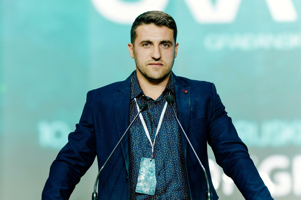 Predsjednik tivatskog odbora GP URA Ljubomir Jovanović napustio partiju Predsjednik tivatskog odbora GP URA Ljubomir Jovanović napustio partiju