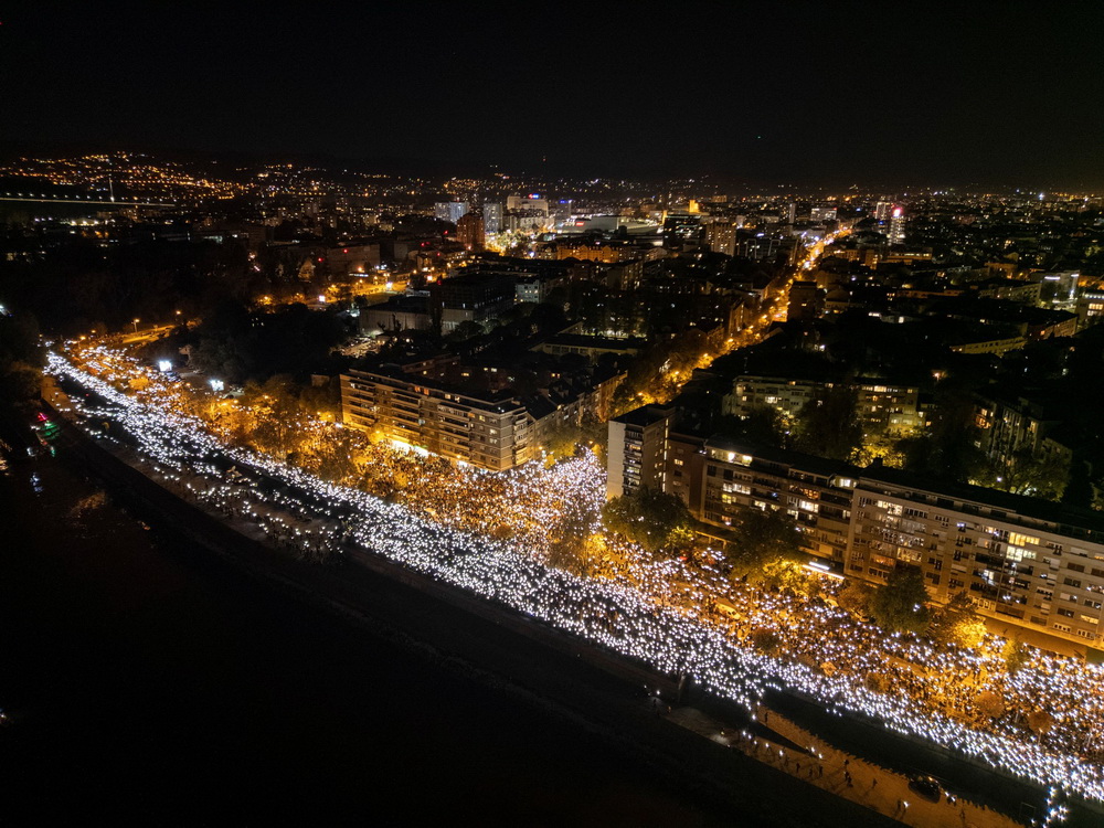 Veliki skup u Novom Sadu na godišnjicu obrušavanja nadstrešnice Veliki skup u Novom Sadu na godišnjicu obrušavanja nadstrešnice