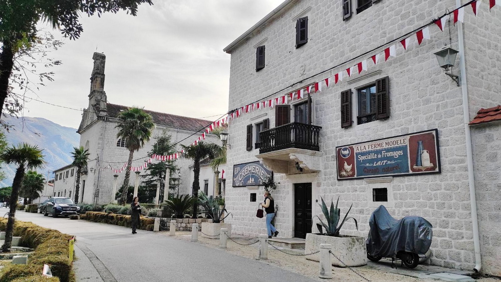 Pazi, snima se u Prčanju, obustava saobraćaja… Pazi, snima se u Prčanju, obustava saobraćaja…