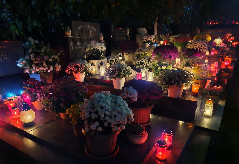 Svi sveti i Dan mrtvih – život umrlih je u pamćenju živih Svi sveti i Dan mrtvih – život umrlih je u pamćenju živih