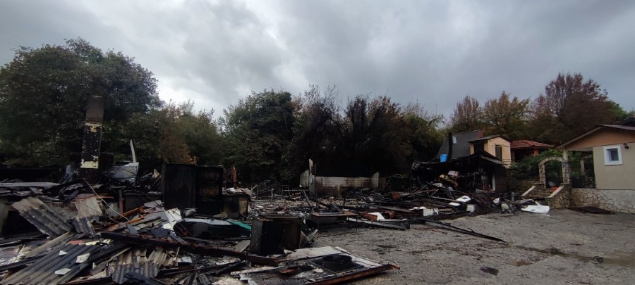 Izgorio restoran u Kragujevačkom odmaralištu u Zelenici Izgorio restoran u Kragujevačkom odmaralištu u Zelenici