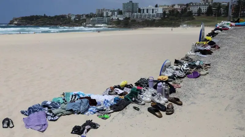 Na plaži Bondi u Sydneyju ubijeno 16 ljudi; počinitelji otac i sin Na plaži Bondi u Sydneyju ubijeno 16 ljudi; počinitelji otac i sin