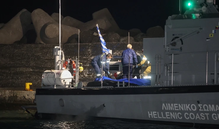 Grčka obalna straža pronašla brod s 18 mrtvih migranata kod Krete Grčka obalna straža pronašla brod s 18 mrtvih migranata kod Krete