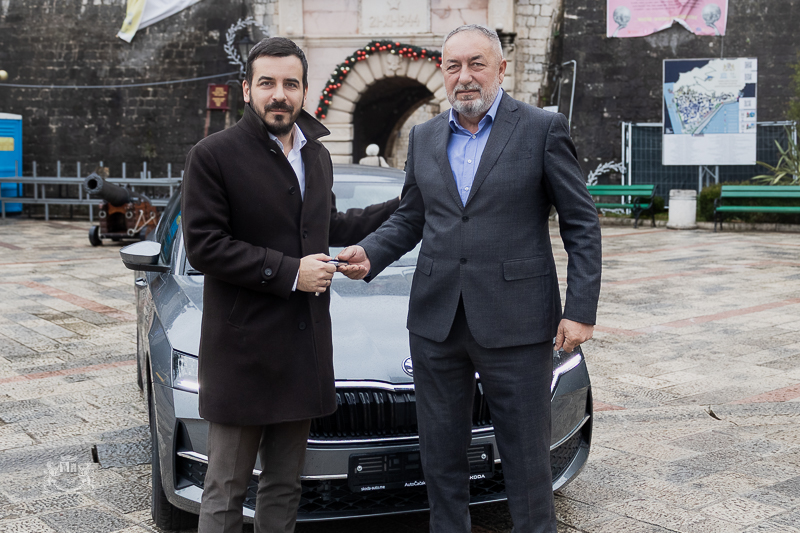 Opštinsa Kotor ustupila na korišćenje novo službeno vozilo Odjeljenju bezbjednosti Opštinsa Kotor ustupila na korišćenje novo službeno vozilo Odjeljenju bezbjednosti