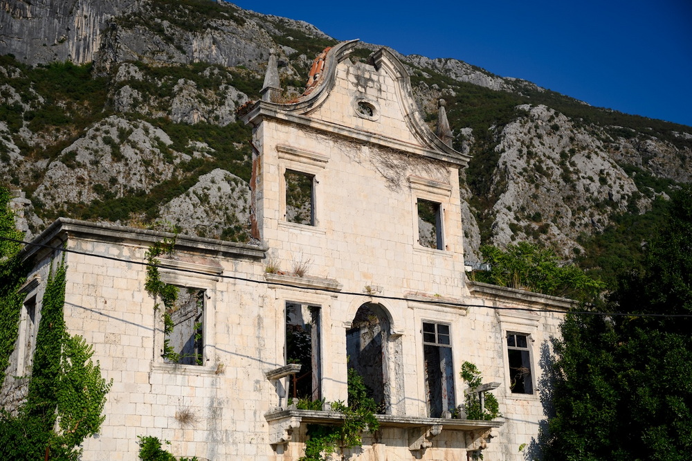 Ministar vanjskih poslova RH Gordan Grlić Radman primio obitelji iz Dobrote, u sklopu nastojanja da im se vrati imovina Ministar vanjskih poslova RH Gordan Grlić Radman primio obitelji iz Dobrote, u sklopu nastojanja da im se vrati imovina