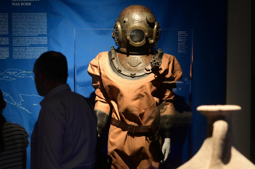 “Vrhovi dubina” gostuju u zagrebačkom Arheološkom muzeju u proširenom postavu “Vrhovi dubina” gostuju u zagrebačkom Arheološkom muzeju u proširenom postavu