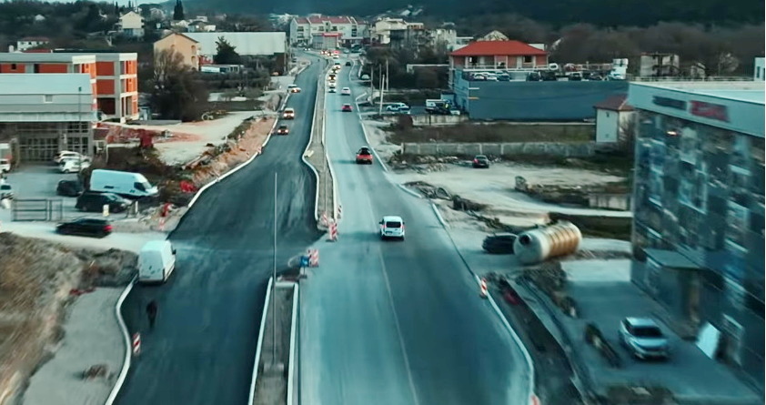 Novi video Uprave za saobraćaj: Napredak radova na izgradnji Bulevara Tivat – Jaz